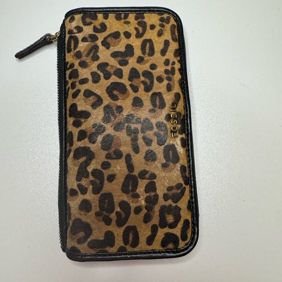 Fossil Animal Print Wallet with black leather full size - Picture 2 of 6